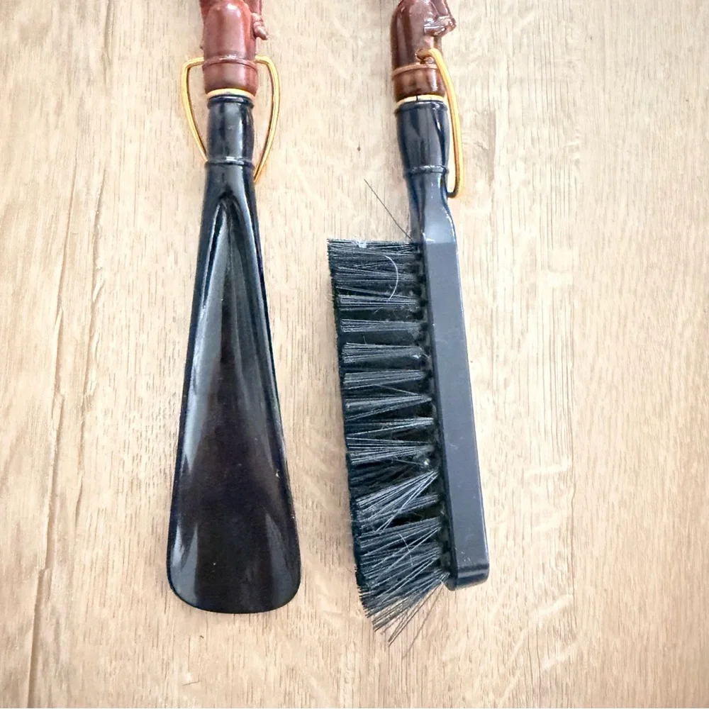 Vintage 1950-60s Cloth Shoe Brush & Shoe Horn Set, Football‎ Player, Quarterback